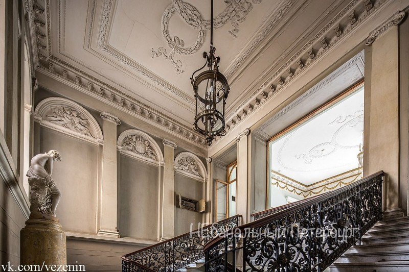 Экскурсия в особняк Демидовых