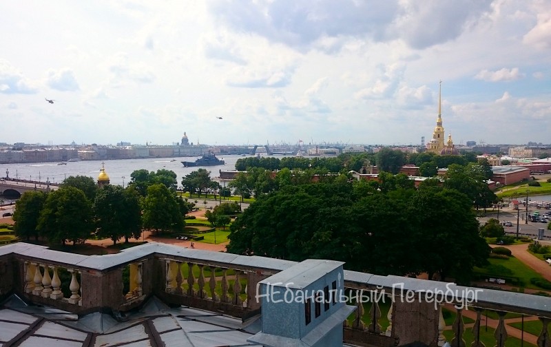 Крыша напротив Петропавловской крепости